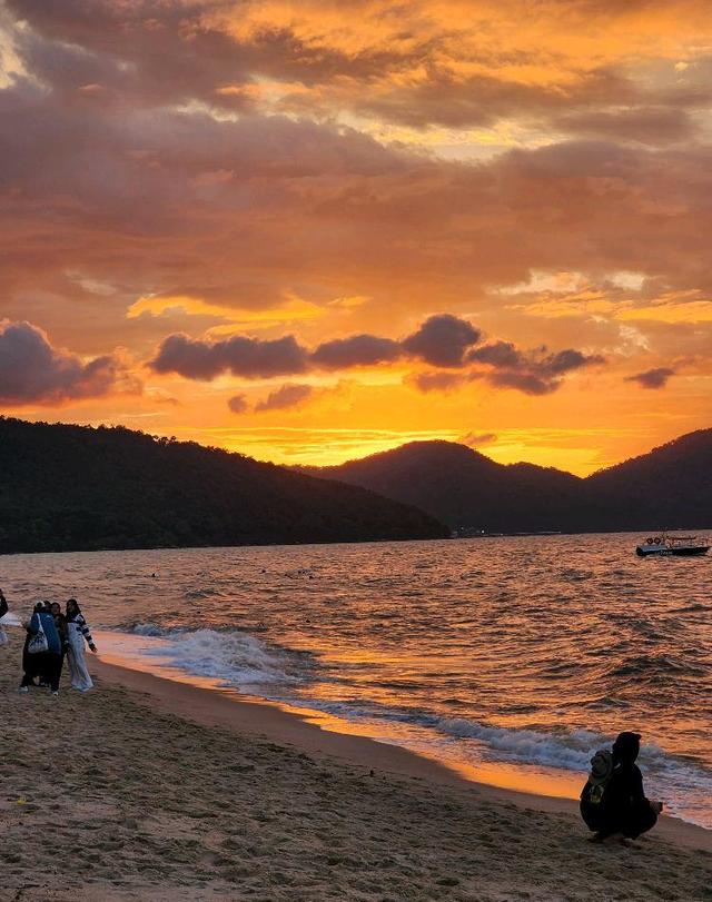 Photo of Batu Ferringhi Beach - George Town, Penang, Malaysia